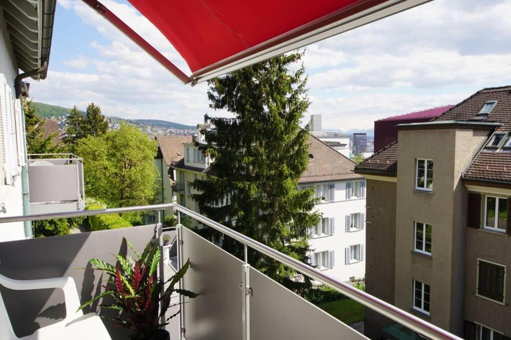 Turicum Apartment Mit Balkon Und Parkplatz Zurigo Esterno foto